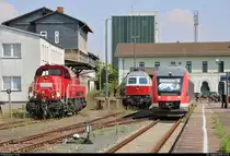 Diesel-Treffen im Bahnhof Nordhausen:
265 020-8 (Voith Gravita) DB, 232 531-4 DB und 648 766 (Alstom Coradia LINT 41) von DB Regio Nord als RB 14170 (RB81) von Nordhausen nach Bodenfelde haben sich versammelt.
[3.8.2018 | 15:23 Uhr]