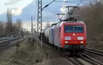 RBH 145ér Doppeltraktion mit  145 010-5  [NVR-Number: 91 80 6145 010-5 D-DB] + 145-CL 206 [NVR-Number: 91 80 6145 102-0 D-RBH] mit Kesselwagenzug (leer) Richtung Stendel am 11.02.19 Bf. Berlin-Hohenschönhausen.