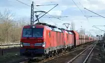 DB Cargo Deutschland AG mit der Doppeltraktion  193 332  [NVR-Number: 91 80 6193 332-4 D-DB] +   193 355  [NVR-Number: 91 80 6193 355-5 D-DB] mit Erzzug (leer) Richtung Hamburg am 12.02.19 Bf. Berlin-Hohenschönhausen.