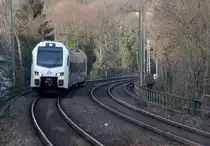 Ein Holländischer Regionalzug aus Maastricht(NL) nach Aachen-Hbf(D) und kommt aus Richtung Herzogenrath, Kohlscheid,Richterich,Laurensberg,Aachen-West und fährt durch Aachen-Schanz in Richtung Aachen-Hbf.
Aufgenommen vom Bahnsteig von Aachen-Schanz. 
Bei Sonnenschein am Nachmittag vom 12.2.2019.