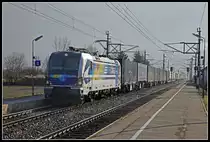 193 824 mit Güterzug in Nickelsdorf am 5.02.2019.