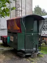 Ein Feldbahnpersonenwagen (Marke Eigenbau ?) im Eisenbahnmuseum Bochum-Dahlhausen.