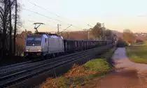 186 386-9 von Akiem/Lineas kommt aus Richtung Aachen-West und fährt die Gemmenicher-Rampe hochgefahren mit einem Schrottzug aus Köln-Kalk(D) nach Genk-Goederen(B) und fährt in Richtung Gemmenicher-Tunnel,Botzelaer(B),Gemmenich(B),Nouvelaer(B),Moresnet(B),Moresnet-Chapelle(B),Montzen(B). 
Aufgenommen an der Montzenroute am Gemmenicher-Weg. 
Bei schönem Frühlingswetter am 14.2.2019. 