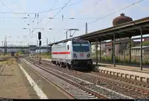 Nachschuss auf 147 552 DB als Tfzf, die den Bahnhof Nordhausen auf Gleis 1 in westlicher Richtung verlässt.
[3.8.2018 | 16:13 Uhr]