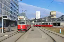 Wien Wiener Linien SL D (E2 4019 + c5 1419) X, Favoriten, Karl-Popper-Straße / Alfred-Adler-Straße (Endstation) am 14. Feber / Februar 2019.