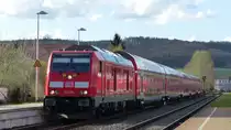 245 016 mit einem RB34-Verstärker aus Frankfurt beim Rangieren in Glauburg-Stockheim. Aufgenommen am 7.4.2016 17:59