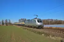 HUPAC 182 601-5 und Centralbahn 1142 704-6 mit 16 Centralbahnwagen als Krokus Express am 16.02.19 bei Bruchköbel (Main Kinzig Kreis)
