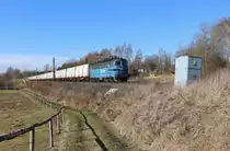 230 075-4 zu sehen am 14.02.19 mit dem Innofrigtzug in Chotikov.