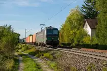 193 234 ELL/SBB-Cargo mit einem Containerzug bei Postbauer-Heng Richtung Regensburg, 11.09.2018