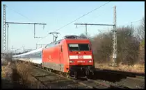 101081-8 durchfährt hier am 17.2.2002 um 10.58 Uhr den ehemaligen Bahnhof Velpe und ist mit ihrem Interregio auf dem Weg nach Berlin.