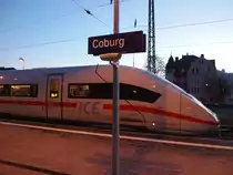 Bahnhof Coburg:
ICE 4 die neueste Generation des ICE als ICE 501 steht am 16.02.2019 
im Bahnhof Coburg aus Berlin kommend abfahrbereit nach München HBF.
