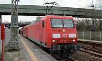 DB Cargo Deutschland AG mit der Doppeltraktion  145 024-6  [NVR-Number: 91 80 6145 024-6 D-DB] +  145 061-8  [NVR-Number: 91 80 6145 061-8 D-DB] mit Erzzug (leer) Richtung Hamburg am 19.02.19 Bf. Berlin-Hohenschönhausen.