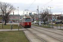 Wien Wiener Linien SL 6 (E2 4318 (Bombardier-Rotax 1989)) VI, Mariahilf, Gumpendorfer Gürtel / Linke Wienzeile am 12. Feber / Februar 2019.