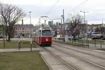 Wien Wiener Linien SL 6 (E2 4318 (Bombardier-Rotax 1989)) VI, Mariahilf, Gumpendorfer Gürtel / Linke Wienzeile am 12. Feber / Februar 2019.