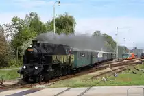 CSD 433 001 (CD 90 54 3 991 007-6) mit dem Os 28863 (Ceske Budejovice - Cesky Krumlov) am 22.September 2018 im Bahnhof Borsov nad Vltavou.