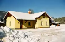 08.02.2005 Hier wird wohl nicht gleich ein Zug kommen.	Endbahnhof Seewiesen-Au der ehemaligen Thörler Bahn, die bis Ende der 50er-Jahre des 20. Jahrhunderts verkehrte.