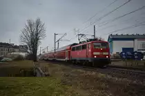 111 029 mit einem IRE nach Lindau Hbf bei der durchfahrt in Salach, Januar 2019