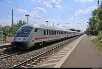 Bpmmbdzf 286.1 (61 80 80-91 116-6 D-DB) mit Schublok 101 044-6 als IC 2374  Wattenmeer  (Linie 26) von Karlsruhe Hbf nach Westerland(Sylt) steht im Bahnhof Uelzen auf Gleis 102.
Aufgenommen im Gegenlicht.
[7.8.2018 | 14:49 Uhr]