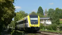 Anfang September war auf der Südbahn zwischen Ravensburg und Friedrichshafen Schienenersatzverkehr. Während auf dem Nordabschnitt Stuttgart - Ravensburg die RE Züge mit den normalen Dosto-Garnituren fuhren, pendelte auf dem Südabschnitt Friedrichshafen - Lindau u.a. dieser BW-612, der so auch mal nach Lindau kam und hier kurz vor dem Damm festgehalten werden konnte. Aufgenommen am 8.9.2018 14:57
