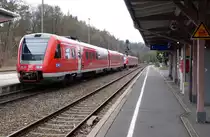 24.02.2019 Bahnhof Neukirchen bei Sulzbach-Rosenberg: 612 614 aus Richtung Weiden /Neustadt Waldnaab schleicht sich zum Kuppeln an den anderen 612er an, der vorher aus Richtung Schwandorf /Regensburg kam um dan zusammen nach Nürnberg weiterzufahren.
