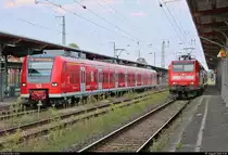 425 009-8 der S-Bahn Mittelelbe (DB Regio Südost) als S 39048 (S1) von Schönebeck-Bad Salzelmen nach Wittenberge trifft auf 146 024 der Elbe-Saale-Bahn (DB Regio Südost) als RB 16224 (RB32) von Stendal nach Salzwedel im Bahnhof Stendal.
[7.8.2018 | 17:01 Uhr]