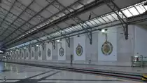 Die Bahnsteighalle im Kopfbahnhof Rossio in der Innenstadt der portugiesischen Hauptstadt Lissabon. (Januar 2017)
