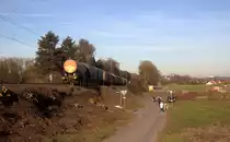Ein Blick auf einen Güterzug aus Belgien nach Aachen-West. 
Aufgenommen an der Montzenroute am Gemmenicher-Weg. 
Bei schönem Frühlingswetter am 25.2.2019.