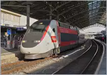 Der TGV 4720 (310039 und 310040) zeigt sich im künftigen Erscheinungsbild von Lyria. Der TGV 9778 wartet in Lausanne auf die baldige Abfahrt nach Paris Gare de Lyon (via Genève) 

28. Feb. 2019