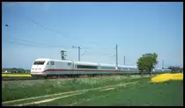 ICE 402004 und 402042 sind hier bei Neu Ulm am 9.5.2002 um 14.50 Uhr kurz vor dem nächsten Halt in Ulm auf der KBS 980 unterwegs.