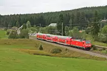 Ausfahrt von 146 228-2  St. Georgen  am 12.08.2017 mit ihrer RB (Freiburg (Brsg) Hbf - Seebrugg) aus dem Hp. Altglashütten-Falkau in Richtung Aha.