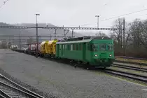 Swiss Rail Traffic (SRT)
Güterverkehr ab und nach Rekingen via RBL.
Makies-Triebwagen BDe 576 059, ehemals SOB, im Dienste von SRT.
Bei der Abfahrt in Rekingen als Lokzug am 1. März 2019.
Bildausschnitt Fotoshop.
Foto: Walter Ruetsch