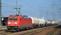 DB Cargo Deutschland AG mit  185 270-6  [NVR-Number: 91 80 6185 270-6 D-DB] und gemischtem Kesselwagenzug am 28.02.19 BF. Flughafen Berlin-Schönefeld.