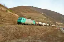 Crossrail 185 614-5 mit Containerzug auf der Rechten Rheinstrecke am 23.02.19 zwischen Assmanshausen und Lorch