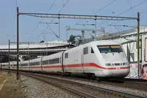 ICE 401 587-1 fährt Richtung Bahnhof Muttenz. Die Aufnahme stammt vom 19.02.2019.