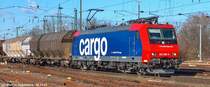 SBB Cargo Re 482 020-5 am 29.12.03 mit einem Gemischten G�terzug in Basel Bad Bf