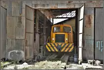 Eritrean Railways. Aus Italien wurden etliche dieser revidierten Dieselloks angeliefert, die jetzt den Platz im Dieseldepot versperren. Einsatzzeitpunkt und Ort sind unbekannt. (18.01.2019)