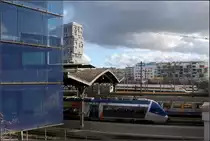 Bahnhof Basel SBB -

Der westliche Bahnsteigbereich mit mehreren Zügen.

08.03.2019 (M)
