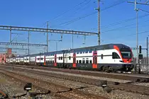 RABe 511 017 durchfährt den Bahnhof Muttenz. Die Aufnahme stammt vom 17.02.2019.