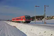 REX 5876 fährt gerade in Munderfing Bahnhof ein. (08.02.2019)