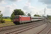 Mit einem IC (Zürich HB - Stuttgart Hbf) fuhr am 20.09.2017 die 101 092-5 durch den Bahnhof von Welschingen-Neuhausen in Richtung Norden.