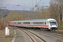 IC 2155 nach Gera HBF von Kassel kommend auf dem Gegengleis fahrend zwecks Überholung einer Regio Tram bei der Einfahrt in Baunatal Guntershausen. Schublok ist 101 135. 20.03.2019
