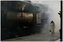 SZ 33-037 bei Filmaufnahmen im Bahnhof Nova Gorica.
10.11.2012