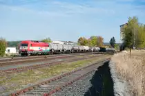 223 031 der evb mit einem Kesselzug bei Pechbrunn Richtung Cheb, 06.10.2018