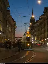 BERNMOBIL historique an der Museumsnacht Bern am 22. März 2019. Im Viertelstundentakt pendelten drei historische Tramzüge zwischen Bahnhof und Guisanplatz.<br>
Standardzug der ersten Serie bestehend aus dem Be 4/4 107 und dem B 327 am Bärenplatz.