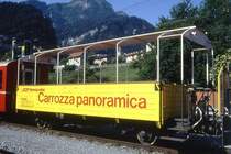 RhB - B� 2092 am 05.06.1993 in Thusis - 2. Klasse offener Aussichtswagen 2-achsig mit Lenkachsen und 1 offenen Plattform - Baujahr 1908 �bernahme 12.06.1981- SIG/RhB - Gewicht 6,00t - Sitzpl�tze 36 - L�P 8,94m - zul�ssige Geschwindigkeit 60 km/h - �2=07.06.1991 - RhB - Logo in italienisch, mit Anschriftenfeld, mit Kennzeichnung an den Ecken - Lebenslauf: ex BB L 303 - 1929 M 408 - 1943 RhB M 7126 - 1969 Kkl 7126 - 12.06.1981 B� 2092.
