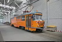 Arbeitsfahrzeug Tatra T4D-C, Wagen 035, der Halleschen Verkehrs-AG (HAVAG) steht anlässlich des Tags der offenen Tore in der Straßenbahnwerkstatt des HAVAG Betriebshofs in der Freiimfelder Straße in Halle (Saale).
[1.9.2018 | 10:40 Uhr]