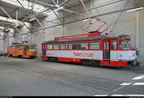 Arbeitsfahrzeug Tatra T4D-C, Wagen 035, und Tatra T4D-C, Wagen 985, genutzt als Fahrschule, der Halleschen Verkehrs-AG (HAVAG) stehen anlässlich des Tags der offenen Tore in der Straßenbahnwerkstatt des HAVAG Betriebshofs in der Freiimfelder Straße in Halle (Saale).
[1.9.2018 | 10:48 Uhr]