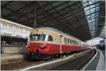 Der TEE 1053 wartet in Lausanne auf die Weiterfahrt Richtung Biel/Bienne. 

31. März 2019