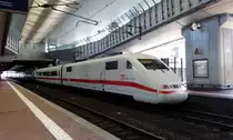 ICE 1 Richtung Basel verlässt den Bahnhof Kassel - Wilhelmshöhe.
Aufgenommem am 30.03.2019.