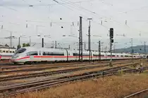 Ausfahrt am 04.10.2017 von NS 406 552-0 (4652)  Arnhem  als ICE 504 (Basel SBB - Köln Hbf) zusammen mit 406 503-3 (4603)  Mannheim  als ICE 104 (Basel SBB - Amsterdam Centraal) aus Basel Bad Bf in Richtung Weil am Rhein. (Fotostandpunkt von öffentlich zugänglichen Parkplatz)